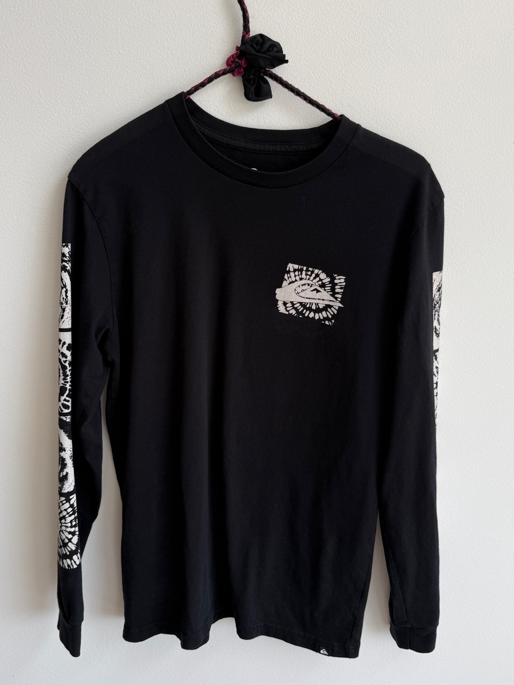 Quicksilver long sleeve Tshirt
Black
Small
